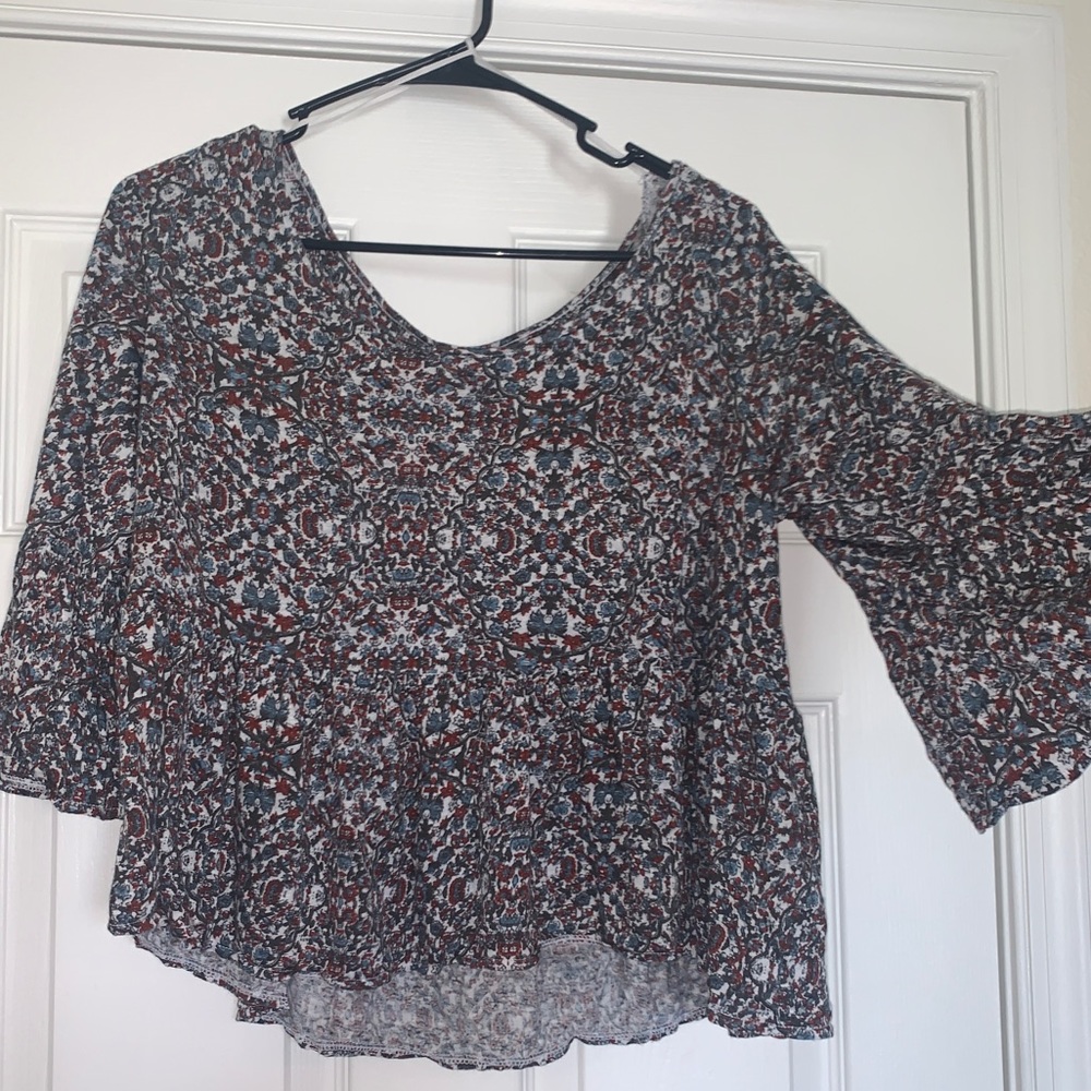 FREE PEOPLE FLOWY TOP SIZE MEDIUM